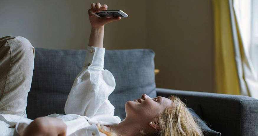 Por qué los jóvenes temen tanto «quedarse fuera»